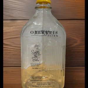 OBERWEIS DAIRY Glass Milk Bottle/ 2 Quart/64 Oz /Clear Yellow Cap